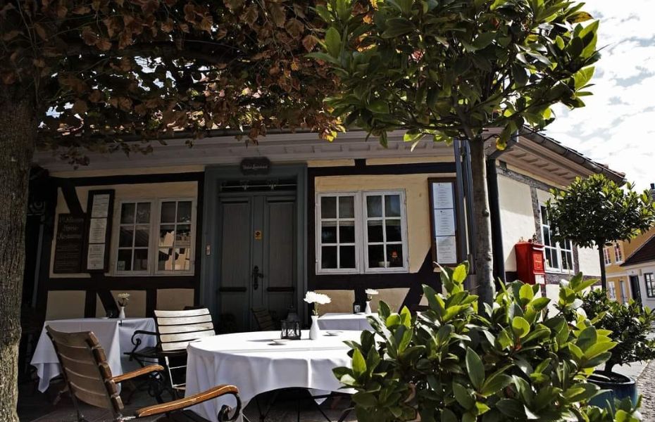 Restaurant under Lindetræet